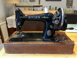 Singer Sewing Machine thumb-514
