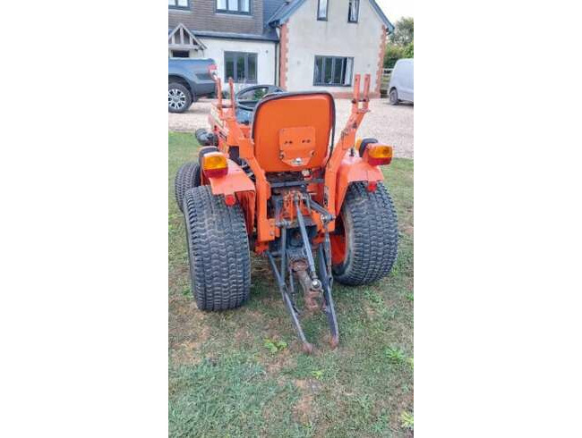 Kubota B1550 4WD Compact Tractor - lovely condition £3850 ono thumb 3