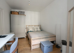 One Bedroom Flat in 19th Century Silkworker's Cottage, Spitalfields