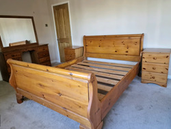 King Size Sleigh Bed and Pine Bedroom Furniture Bedside Cabinets
