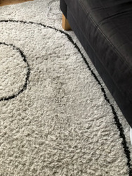 White rug with black graphic print 300x200cm