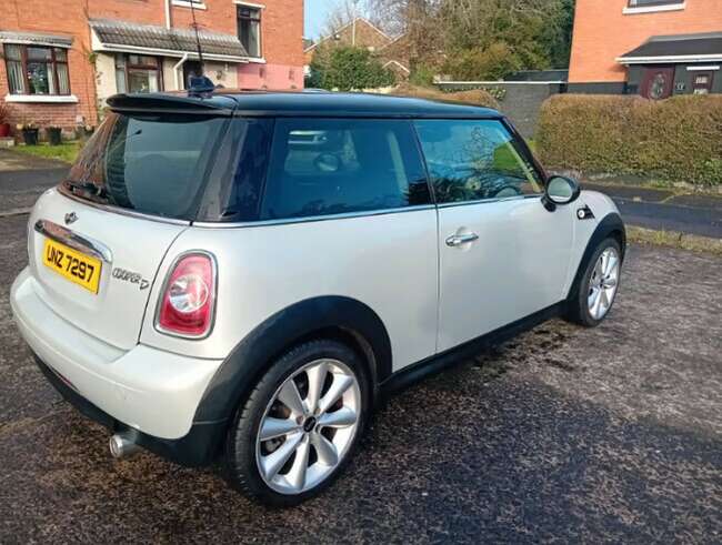 2013 Mini Cooper D 1.6cc Start and Stop £2500 no offers. thumb-121097