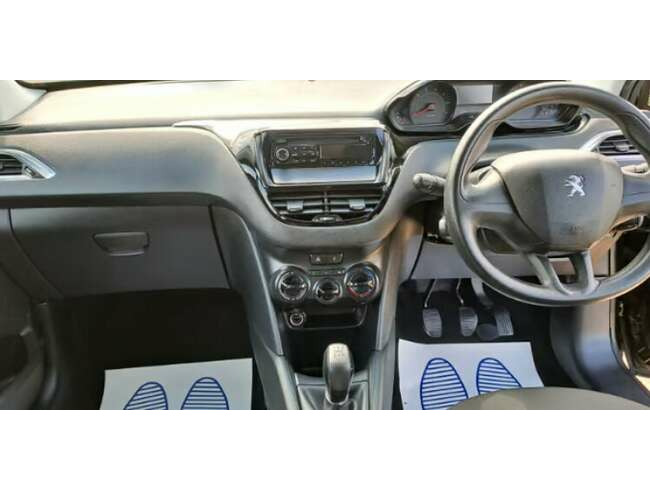 2014 Peugeot 208 VTI, Petrol, Manual thumb 5