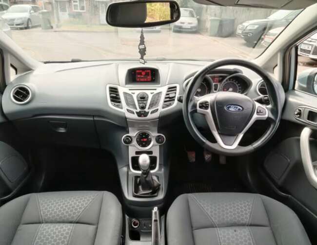 2009 Ford, Fiesta, Hatchback, Manual, 1560 (cc), 5 Doors  4