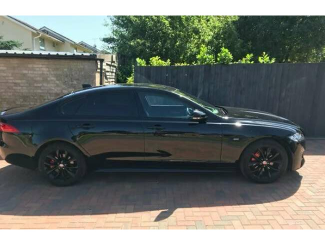 2016 Jaguar XF R Sport Black Edition Automatic 2.0d  6