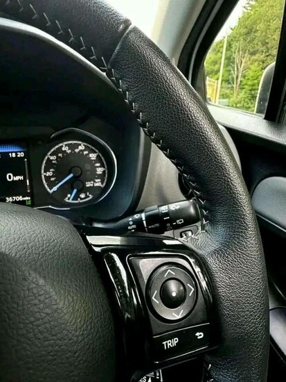 Toyota, Yaris 2019 (68) 1.5 Hybrid Icon Tech 5dr CVT  6