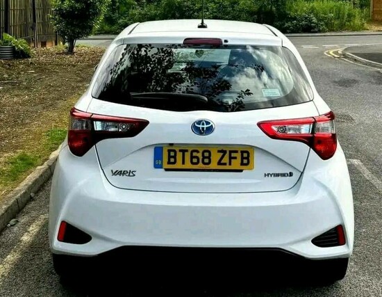 Toyota, Yaris 2019 (68) 1.5 Hybrid Icon Tech 5dr CVT  9