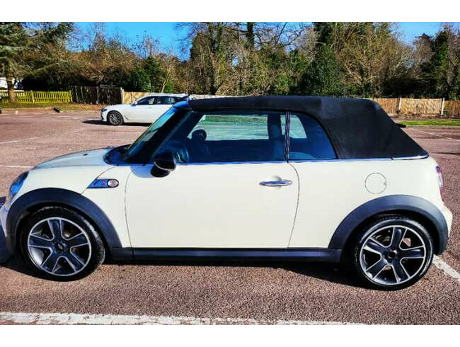 2011 Mini Cooper Convertible R57 thumb-129741