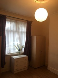 Lovely Double Room in Share Flat Acton, High Street, West London