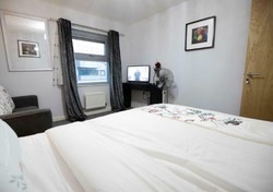 12 Luxury Bedroom Hotel E12Lx Turn Over £18,000 Per Week thumb-22628