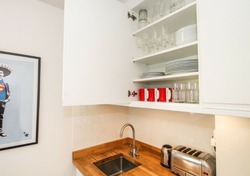 Gorgeous Recently Refurbished One Bedroom Apartment thumb-22860