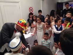 Childrens Magician / Kids Entertainer / Balloon Modelling