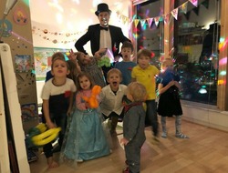 Children's Entertainers / Kids Magicians / Balloon Modellers / Clowns / Superheroes / Pirates thumb-24227