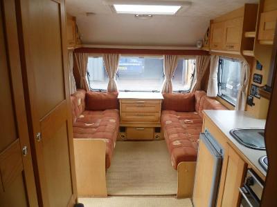  2007 Elddis Avante Fixed Bed Touring Caravan