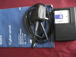 Sony Cyber-Shot Lithium-Ion Battery & Charger Dsc-T70