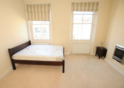 Lexham Gardens Two Bedroom - Room for Rent