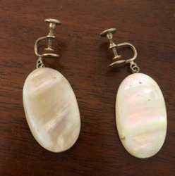 Antique 1900s Art Deco Creamy Mother Of Pearl Oval Drop Screw Back Earrings