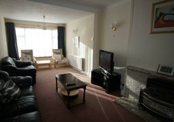 Impressive 3 Bedrooms 2 Receptions Semi-Detached House Available to Rent thumb-50079